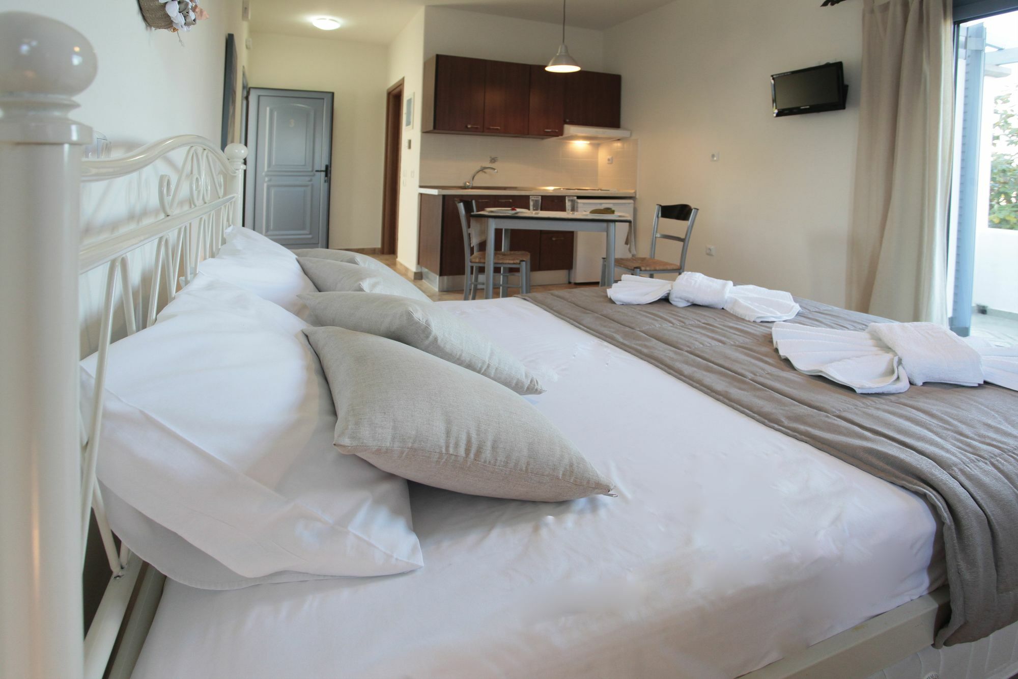 Kallisti Studios & Apartments Skyros Bagian luar foto