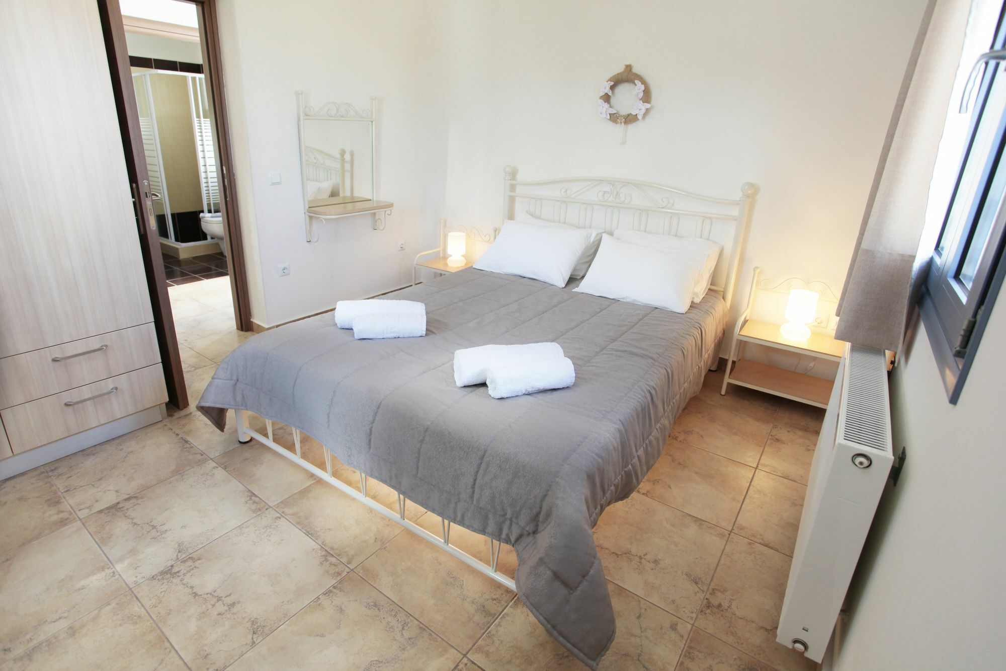 Kallisti Studios & Apartments Skyros Bagian luar foto
